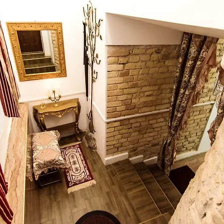 Fireplace, Cable Tv, Parking, Autonomous Heating, Historic Old Town, Top 30 Places To See In 20min Walk, Self Check-in, Local Advice, Fast Wifi, Safe Neighborhood, 2019 Newly Restored Building, Quiet-soundproof Walls, Local Tips, Queen Bed, Fully Equ *