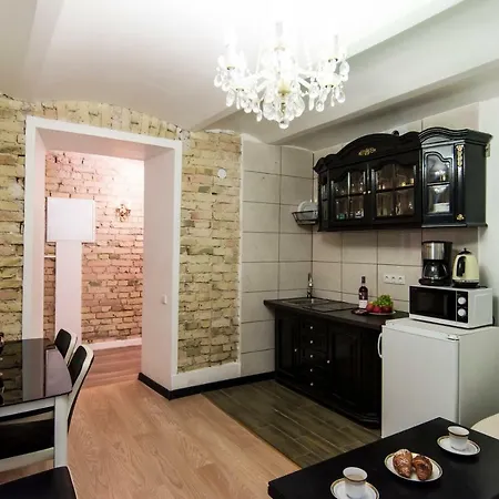 Lejlighed Fireplace, Cable Tv, Parking, Autonomous Heating, Historic Old Town, Top 30 Places To See In 20min Walk, Self Check-in, Local Advice, Fast Wifi, Safe Neighborhood, 2019 Newly Restored Building, Quiet-soundproof Walls, Local Tips, Queen Bed, Fully Equ *
