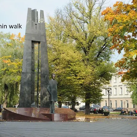 Апартаменти Fireplace, Cable Tv, Parking, Autonomous Heating, Historic Old Town, Top 30 Places To See In 20min Walk, Self Check-in, Local Advice, Fast Wifi, Safe Neighborhood, 2019 Newly Restored Building, Quiet-soundproof Walls, Local Tips, Queen Bed, Fully Equ *