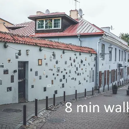 Апартаменти Fireplace, Cable Tv, Parking, Autonomous Heating, Historic Old Town, Top 30 Places To See In 20min Walk, Self Check-in, Local Advice, Fast Wifi, Safe Neighborhood, 2019 Newly Restored Building, Quiet-soundproof Walls, Local Tips, Queen Bed, Fully Equ Вільнюс