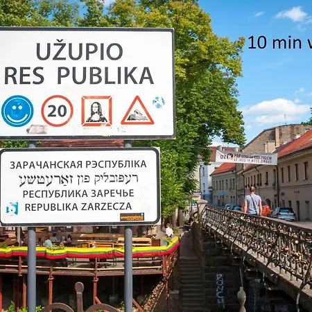 Апартаменти Fireplace, Cable Tv, Parking, Autonomous Heating, Historic Old Town, Top 30 Places To See In 20min Walk, Self Check-in, Local Advice, Fast Wifi, Safe Neighborhood, 2019 Newly Restored Building, Quiet-soundproof Walls, Local Tips, Queen Bed, Fully Equ