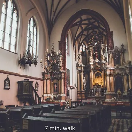 Fireplace, Cable Tv, Parking, Autonomous Heating, Historic Old Town, Top 30 Places To See In 20min Walk, Self Check-in, Local Advice, Fast Wifi, Safe Neighborhood, 2019 Newly Restored Building, Quiet-soundproof Walls, Local Tips, Queen Bed, Fully Equ Lejlighed *
