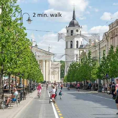 Fireplace, Cable Tv, Parking, Autonomous Heating, Historic Old Town, Top 30 Places To See In 20min Walk, Self Check-in, Local Advice, Fast Wifi, Safe Neighborhood, 2019 Newly Restored Building, Quiet-soundproof Walls, Local Tips, Queen Bed, Fully Equ Lejlighed