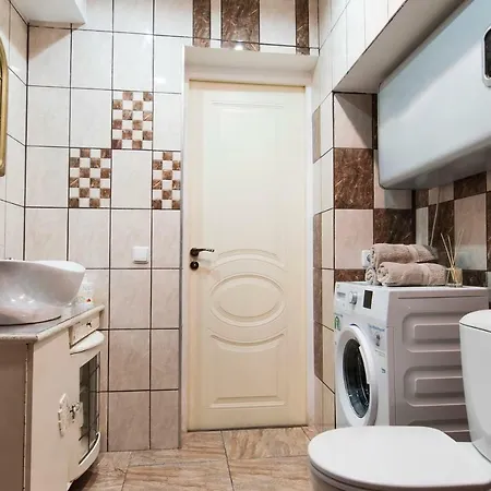 Fireplace, Cable Tv, Parking, Autonomous Heating, Historic Old Town, Top 30 Places To See In 20min Walk, Self Check-in, Local Advice, Fast Wifi, Safe Neighborhood, 2019 Newly Restored Building, Quiet-soundproof Walls, Local Tips, Queen Bed, Fully Equ