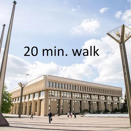 Fireplace, Cable Tv, Parking, Autonomous Heating, Historic Old Town, Top 30 Places To See In 20min Walk, Self Check-in, Local Advice, Fast Wifi, Safe Neighborhood, 2019 Newly Restored Building, Quiet-soundproof Walls, Local Tips, Queen Bed, Fully Equ Appartement